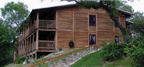 Two-bedroom white pine cabin overlooking Canyon Lake